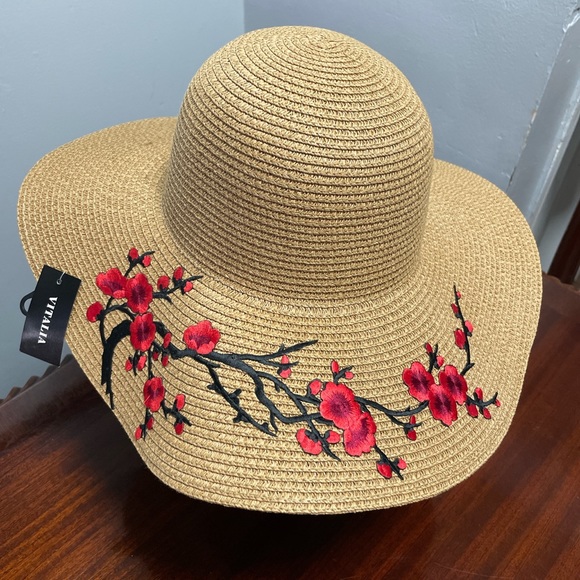 Beach hat - Picture 3 of 3